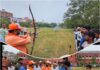 प्राचीन खेल महोत्सव में तीरंदाजी का उद्घाटन करते मुख्य अतिथि अम्बरीष सिंह भोला