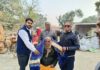 बभनपुरा में सेवा का महायज्ञ: ग्राम प्रधान और गोलू सिंह ने 400 जरूरतमंदों को बांटे कंबल, जलपान कराकर लिया बुजुर्गों का आशीर्वाद