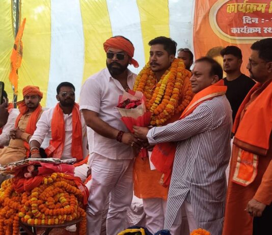 सनातन चेतना का संगम: सरावां में हिंदू युवा वाहिनी का विराट सदस्यता अभियान