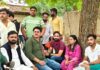 घमहापुर में मनीष सिंह की हत्या”परिजनों से मिलने पहुंचे प्रदेश अध्यक्ष उधोग व्यापार मंडल शिव कुमार गुप्ता और व्यापार मंडल के पदाधिकारी