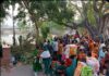 पंचकोसी परिक्रमा मार्ग के दूसरे पड़ाव भीमचंडी में गिरा पेड़ की डाल,बाल बाल बचे यात्री