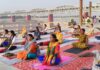 नमो घाट पर योग दिवस सप्ताह का दूसरा दिन, सैकड़ों भक्तों ने किया योगाभ्यास