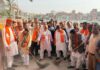 भाजपा प्रदेश अध्यक्ष एवं केंद्रीय मंत्री पंकज चौधरी ने मांडवी तालाब पर स्वच्छता अभियान के तहत झाड़ू लगाकर किया श्रमदान