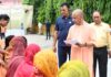 जनता दर्शन में सीएम योगी आदित्यनाथ ने सुनीं 200 लोगों की समस्याएं अधिकारियों से बोले सीएम- बर्दाश्त नहीं की जाएगी जन समस्याओं के निस्तारण में लापरवाही