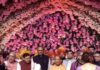 वाराणसी में मंत्री दयाशंकर मिश्र ‘दयालु’ के पुत्र के विवाह समारोह में जुटे वीवीआईपी, मुख्यमंत्री योगी ने दिया आशीर्वाद