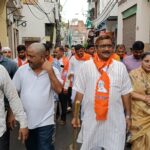 *वार्ड प्रवास के 47 वे दिन , माँ बागेश्वरी देवी वार्ड में विधायक डा नीलकंठ तिवारी ने किया प्रवास* *चलाया स्वच्छता अभियान, किया वृक्षारोपण*