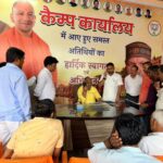 राज्य मंत्री हंसराज विश्वकर्मा ने जनसुनवाई के दौरान सुनी लोगों की फरियाद